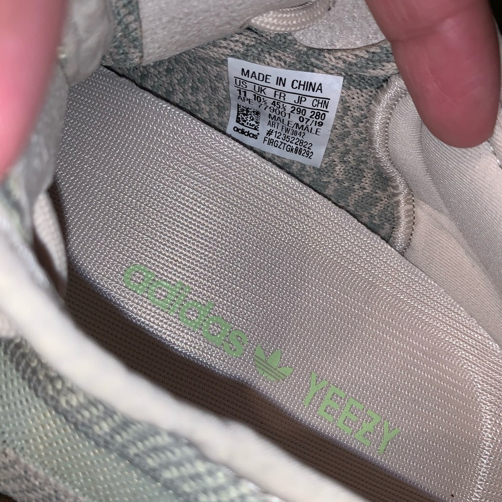 New Citrin Yeezy Boost 350 V2 Size 11 for Men - Picture 4 of 8